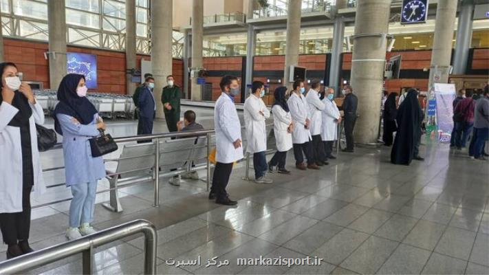 استقبال خانواده فروغی و پرستاران از قهرمان المپیک در فرودگاه بعلاوه عکس