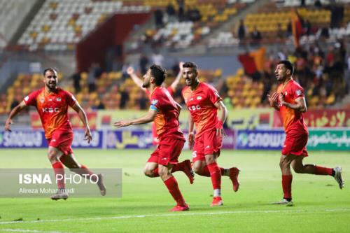 فولاد راهی تهران می شود